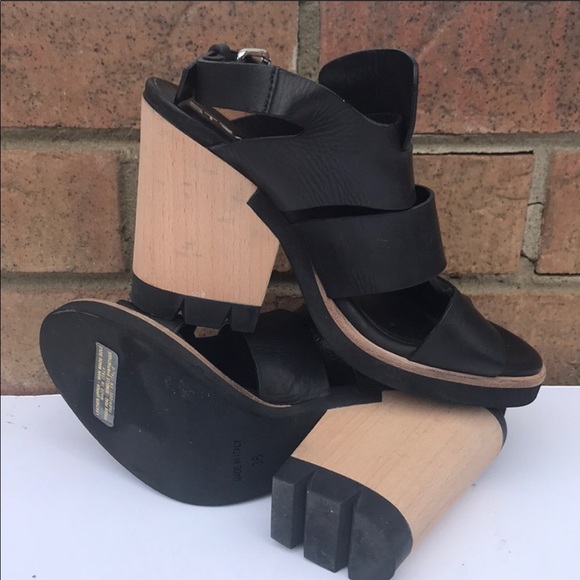 Strategia leather sandals, size 6. - Picture 8 of 8